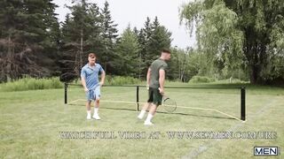 Bälle tief in seinem Court/ Hot / Malik Delgaty, Tim James