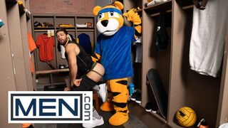 Gefickt vom Maskottchen / Hot / Jake Preston, Shamu Azizam