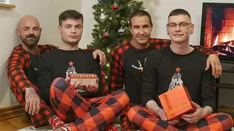 Twink Trade - Muscular Horny Stepdads Reward Their Good Boys With Naughty Present For Christmas