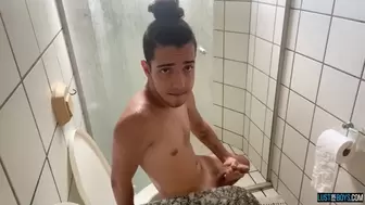 Adorable twink Henry Lynes masturbates and cums solo