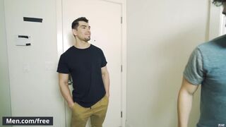 Hunks Jeremy Dean having a rough anal sex on bed - Men.com