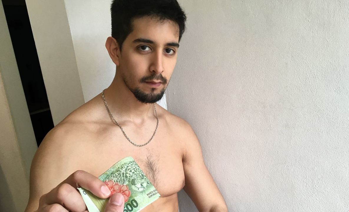 https://www.sissyflix.com/videos/40379/hot-amateur-stud-latino-boy-paid-cash-to-fuck-stranger/