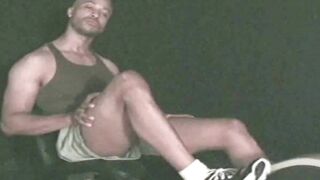 this amazing boy is ablle to auto self suck himself and cum