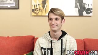 Sweetheart Chris Tucker wanks off vigorously after interview