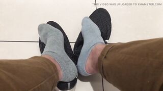 Public Toilet - Testing to See if the Guy in the Stall Next to Me Is Keen to Play - Manlyfoot