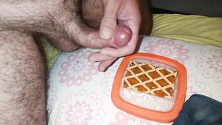Cicci77 makes a big cumshot all to eat for breakfast